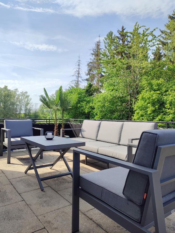 Haus Mediterran: Cozy Lakeside Retreat with Garden Radolfzell am Bodensee Exterior photo